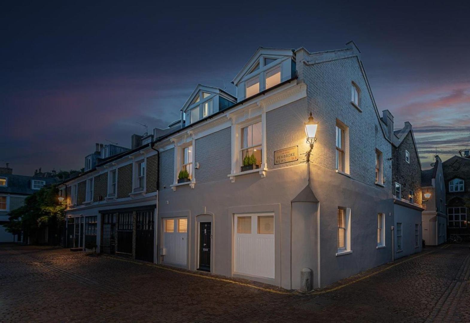 Вилла New Stunning 5Bd Mews House Лондон Экстерьер фото